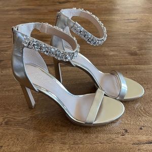 NWT Jewel Badgley Mischka Women's Sierra, Size 8.5